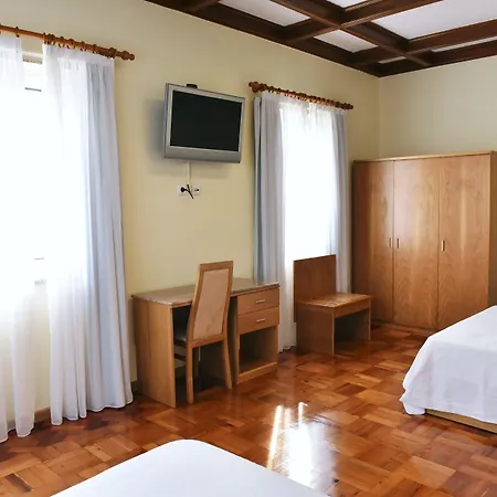 Отель Aeroporto Мая