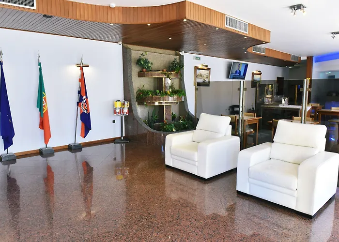 Отель Aeroporto Мая