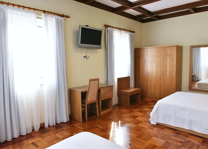 Отель Aeroporto Мая