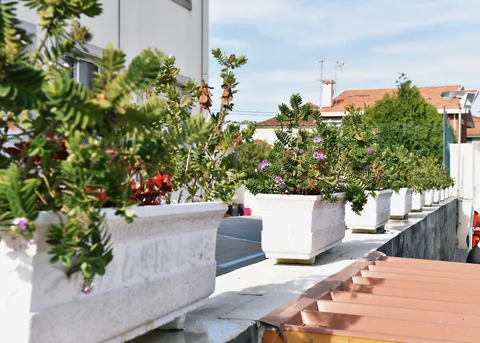 Отель Aeroporto Мая